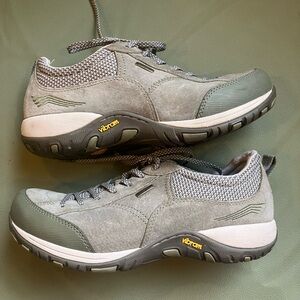 Dansko Paisley Waterproof Suede Hiking Shoe Vibram Sage Green 7.5